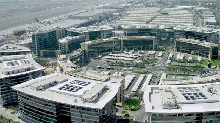 Company Registration in the UAE: Free Zone vs Mainland