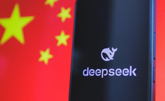 DeepSeek vs ChatGPT: Кто станет новым королем ИИ?